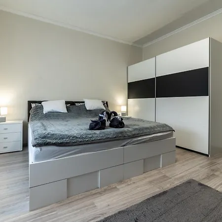 Napsugár&virág Apartamento *