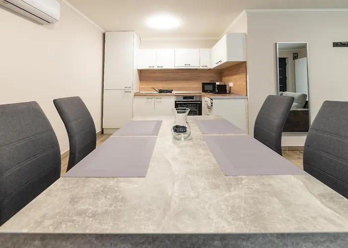 Apartament Napsugar & Virag *