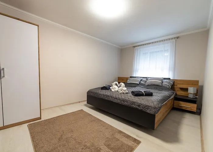 Apartament Napsugar & Virag *